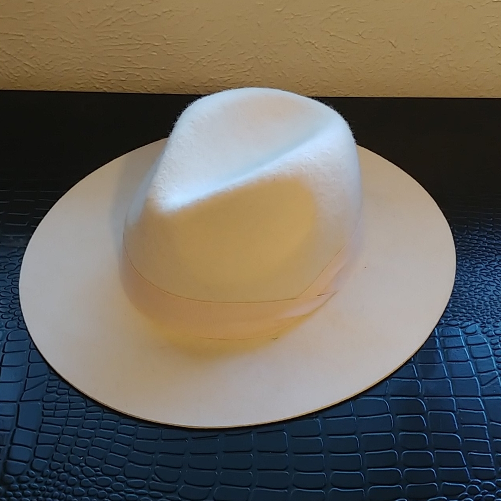 Ivory Fedora Felt Hat